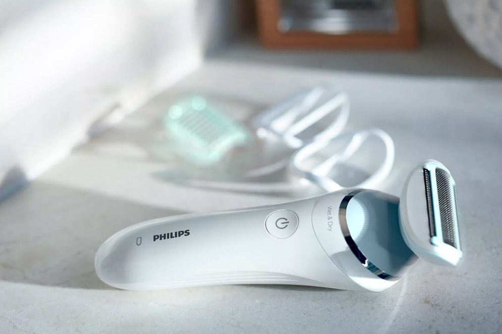 Philips BRL130/00 SatinShave Advanced Wet and Dry Electric Shaver for Women